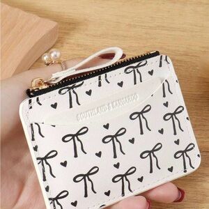 White and Black Bow Pattern Wallet